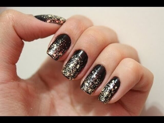 Unhas com gliter