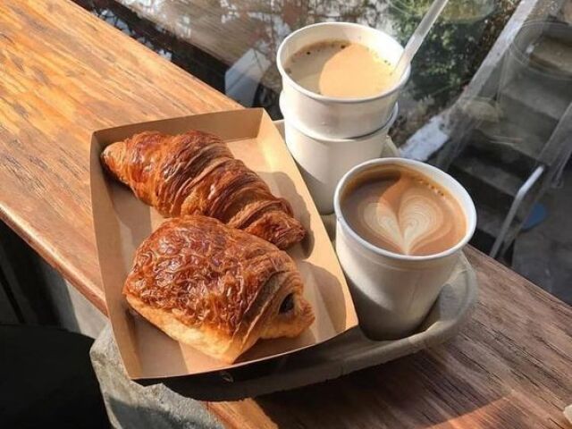 croissants com café