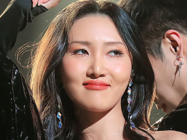 Hwasa-Mamamoo