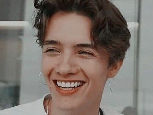 Você conhece Noah Urrea?