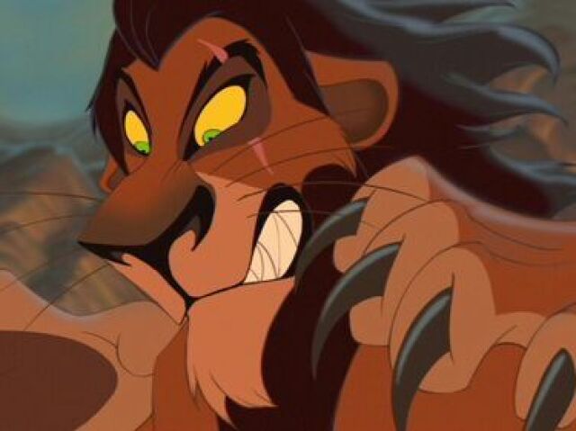 Scar, para que Kovu seeja igual a ele em tudo, ate na cicatriz