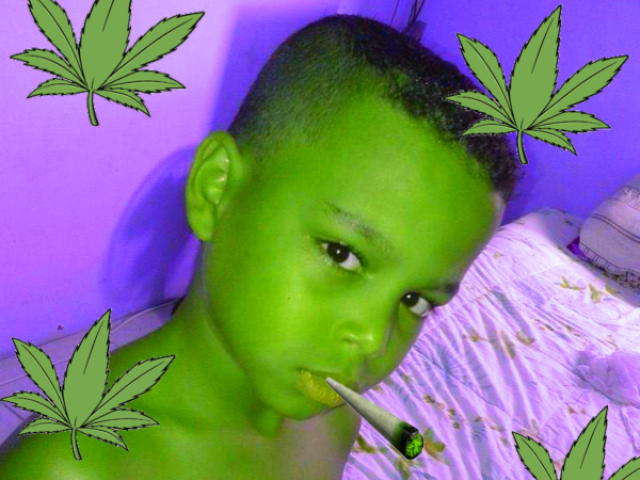 Bebê maconha fodase