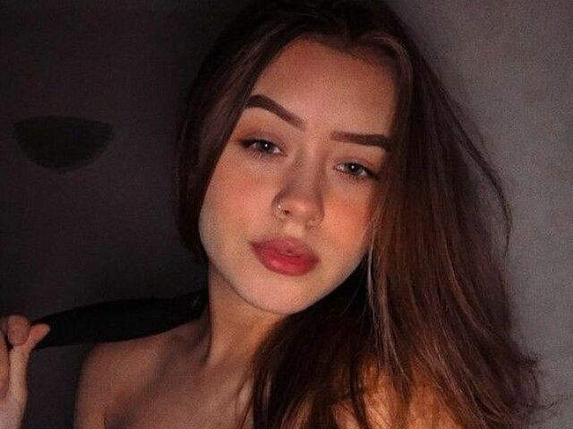 Sabrina
Idade:19