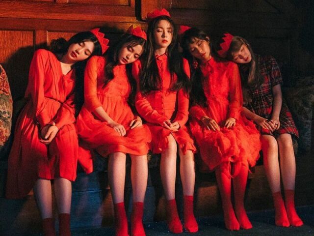 Red Velvet (Peek-a-Boo). Netas das bruxas que vocês não queimaram, radfem. Mate um homem.