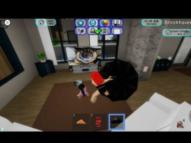 (as fotos são do meu story do facebook, eu e minha amiga juntas no roblox kkkkkk)