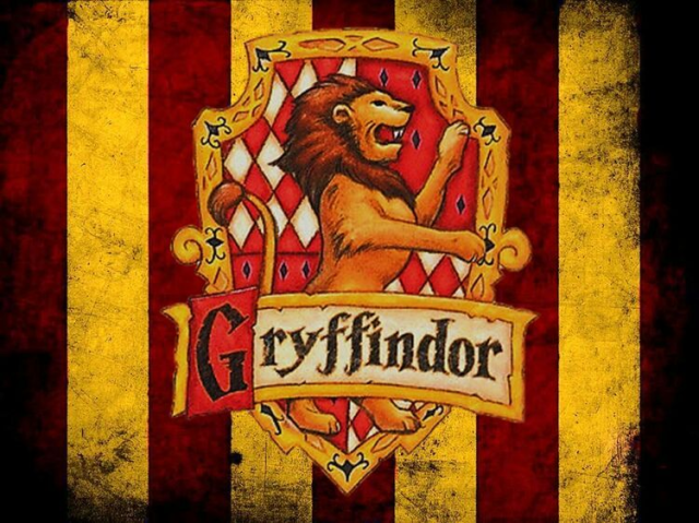 GRYFFINDOR
GRIFINÓRIA