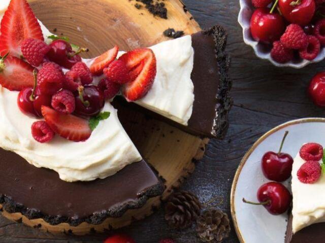 Chocolate chantilly e frutas