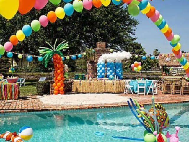 Crie sua festa na piscina