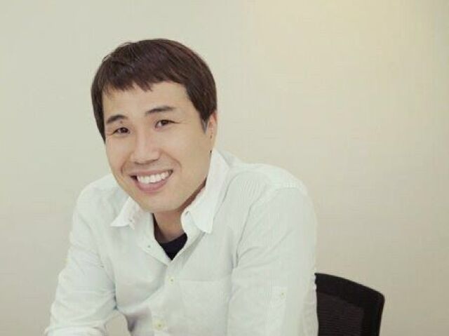 Kim Si Dae ( Starship Entertainment )