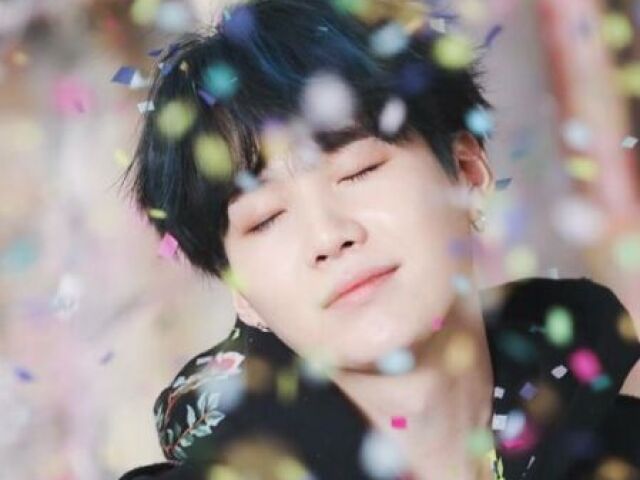 Yoongi ( Suga )