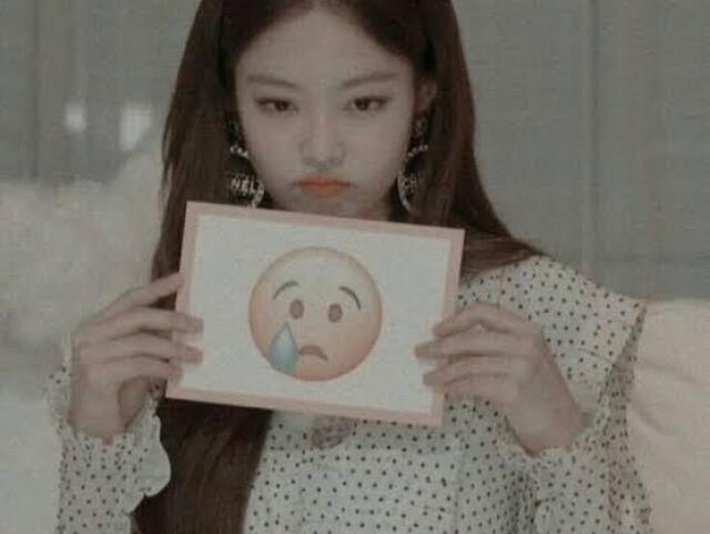 Foto da jennie do nada) Naummm ela odeia eles 😒