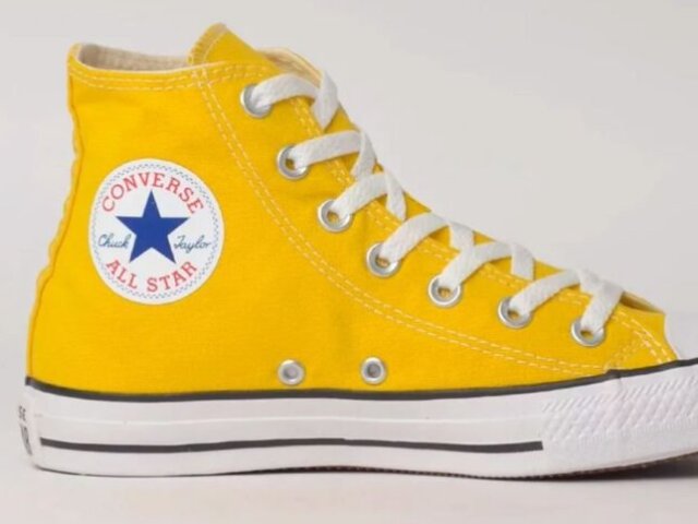 Este tom de amarelo all stars de cano alto