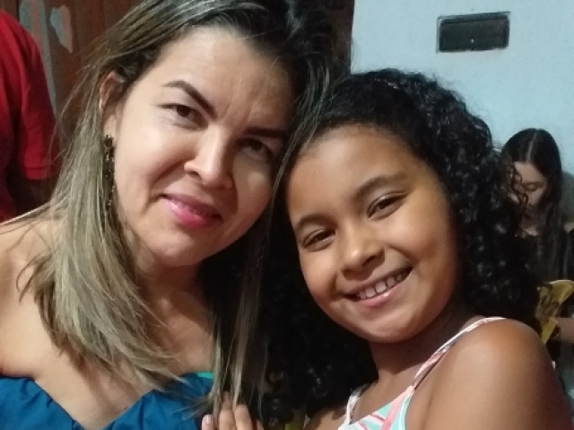 Tem filha mais ela nao gosta de tira foto