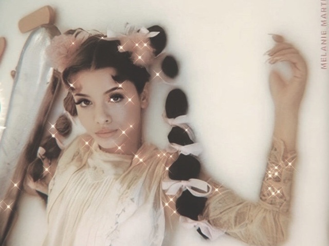 Qual música da Melanie Martinez mais combina com você? :)