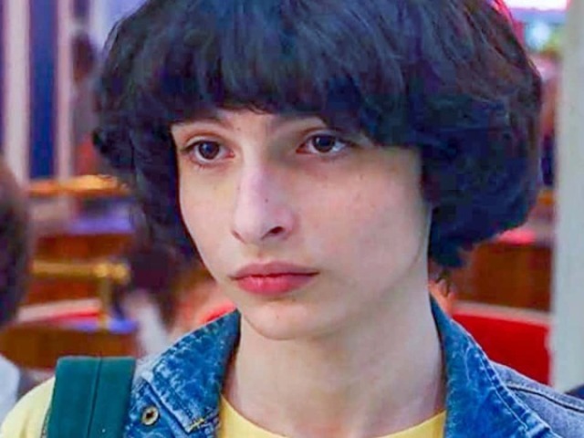 Com o Mike ( Finn Wolfhard )