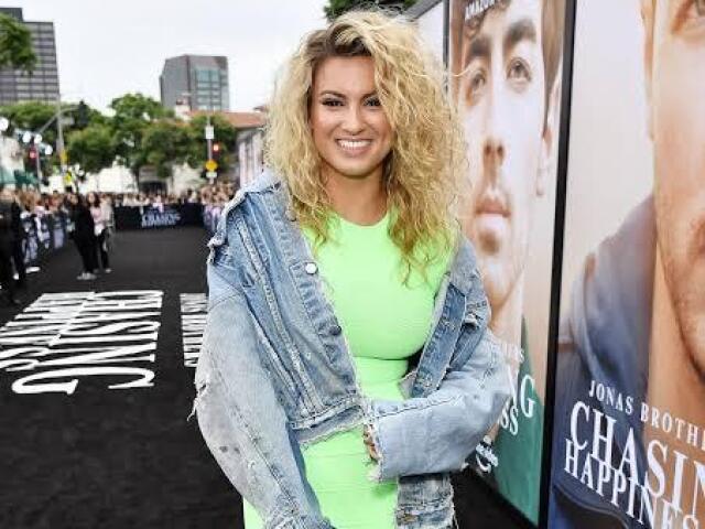 Tori Kelly