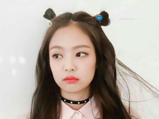 JENNIE