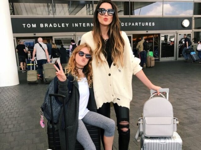 @S/N_1:
O bom da vida é celebrar com a melhor amiga a alegria de viver! Te Amo BFF!
Com @Isa_3
Curtido por 9.897 e milhares de outras pessoas.