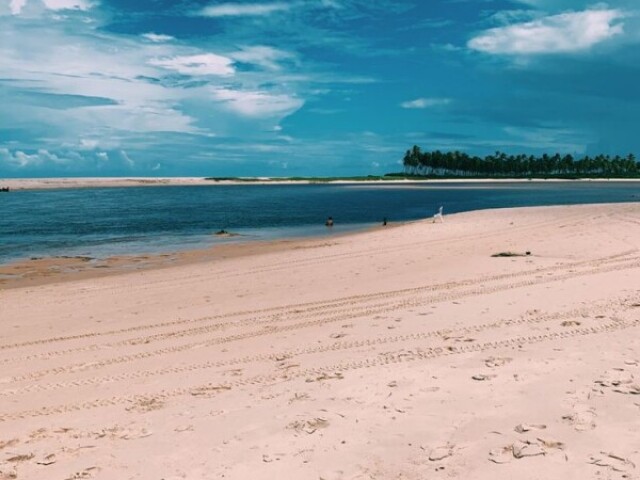 Me identifico muito mais com a praia.