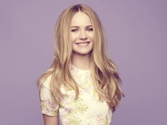 Britt Robertson