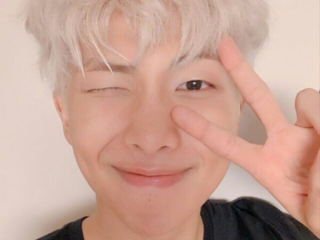 Ou, passa uma noite com o Namjoon?