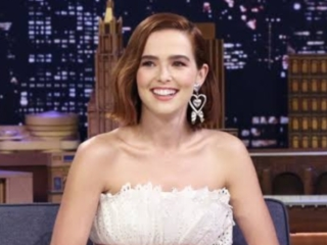 Zoey Deutch