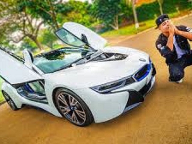 BMW I8