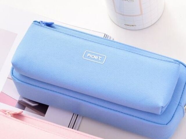 Esse com um azul meio pastel.