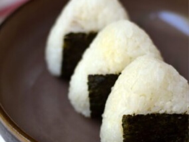 Onigiri (Bolinho de Arroz)