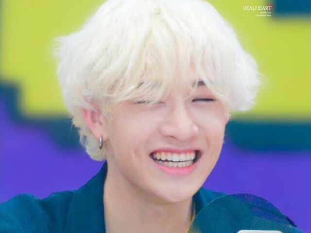 Bang Chan : Líder, rapper, dançarino.