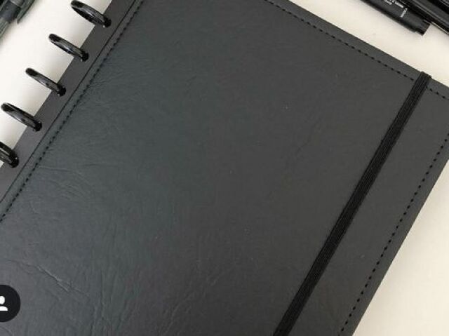 caderno preto