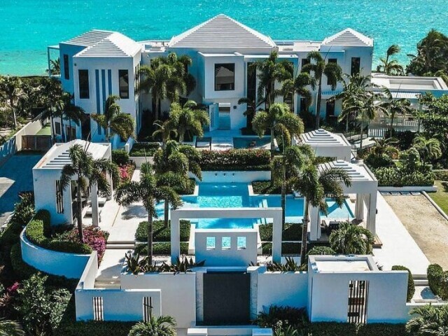 Casa grande e elegante