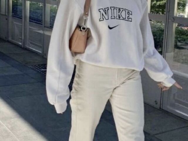 um tenis jordan hehehe