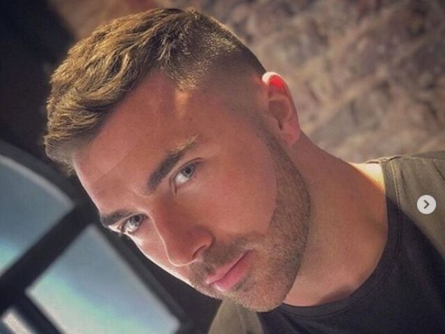 Eu sou o James Tindale!