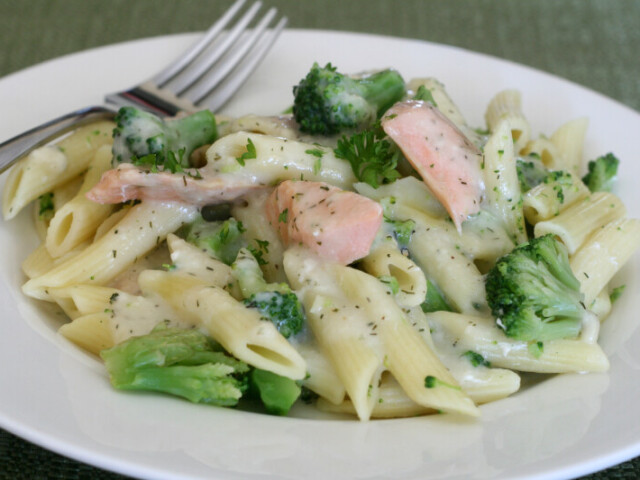 Penne ao molho de brócolis