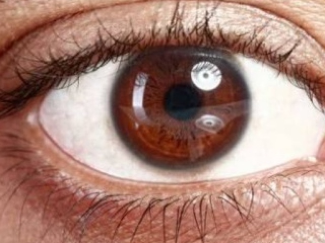 Olhos castanhos