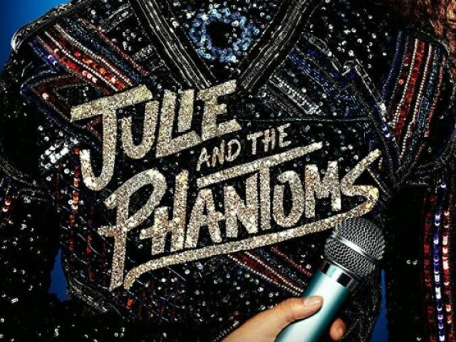 Julie and the phantoms 👻