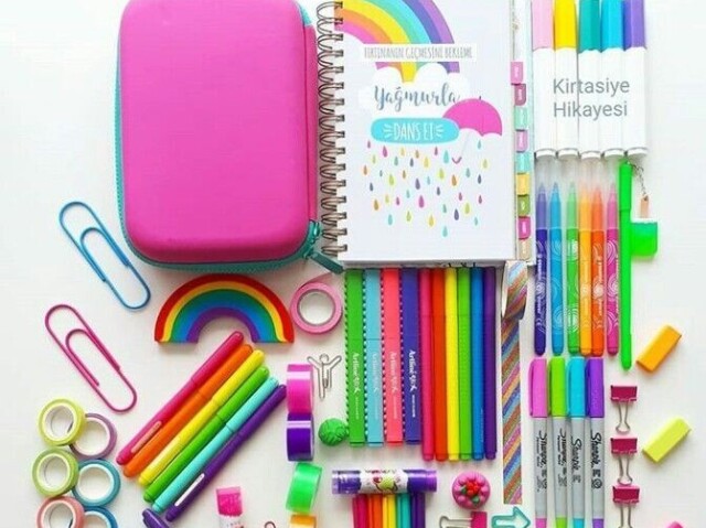 Material escolar neon