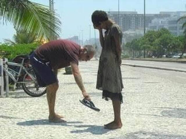 Ter Nascido e ter uma família não tão rica mas nobre de coração.