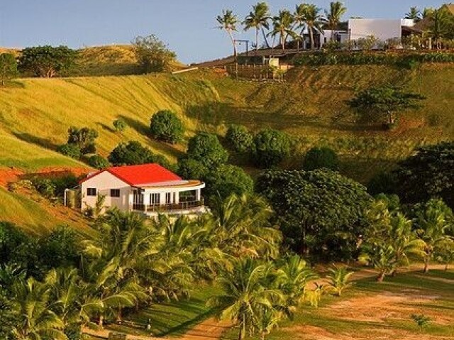 num sítio/fazenda.