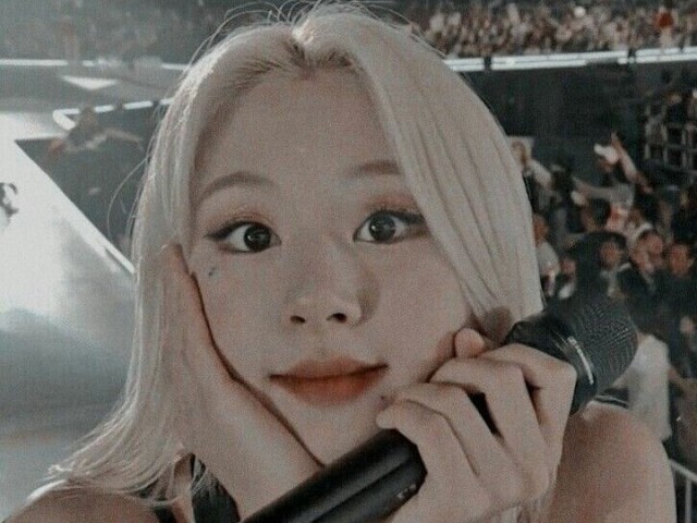 ~•Chaeyoung•~