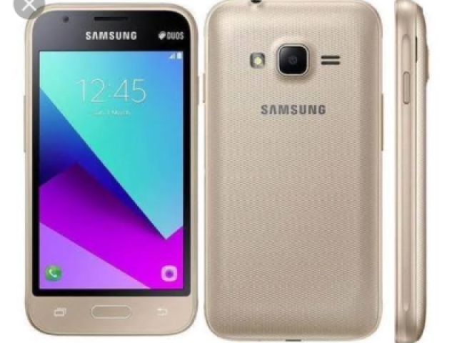 Samsung J1 Gold (8GB interna, 1GB RAM)