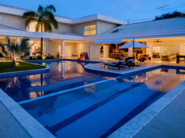 Luxuosa
