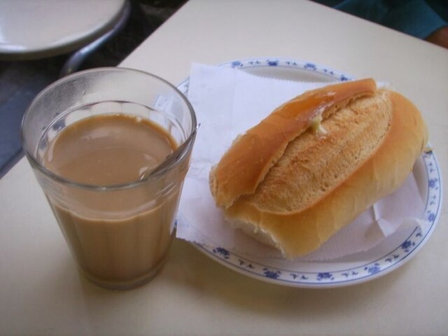 Pão com café