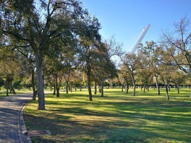 um parque,para fazer caminhadas,piquniques e tals