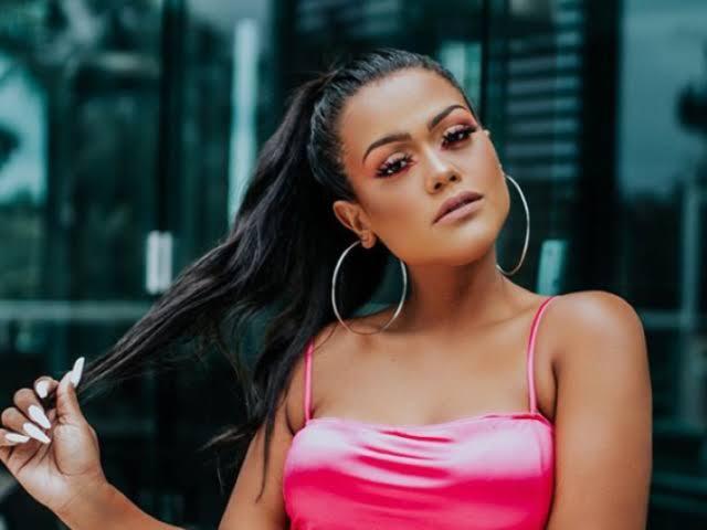 Você realmente conhece a youtuber “Camila Loures”?