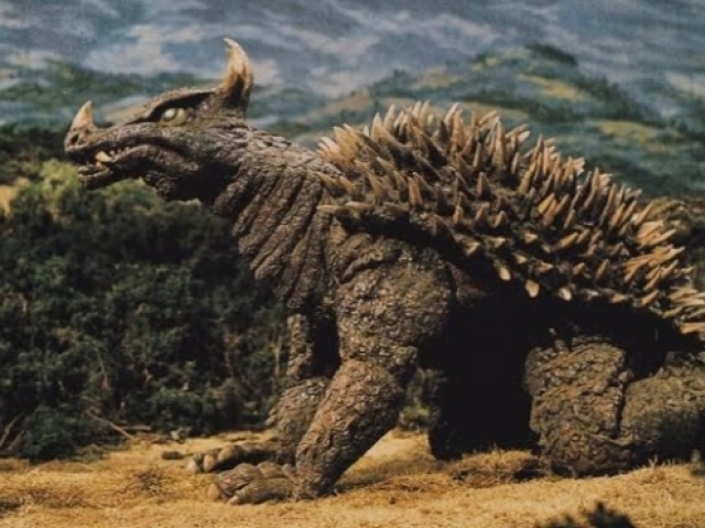 Não pq existe o anguirus só o Kaiju mais esquecido da franquia