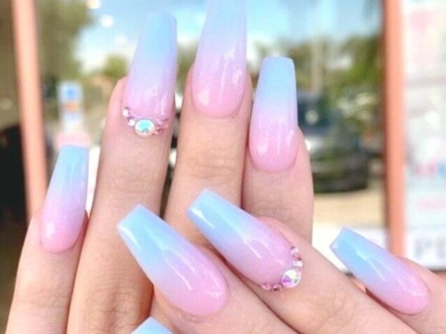 Unhas Rosadas e azul?