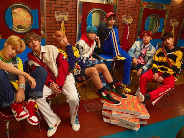 Tente acertar MVs BTS! (Versão fácil)
