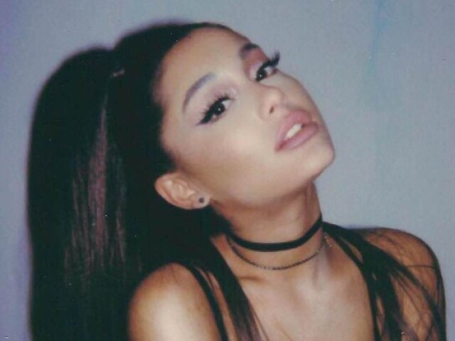 Qual o álbum da Ariana Grande?